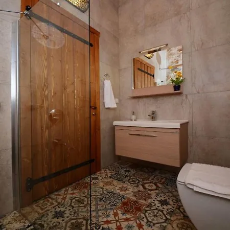 Willa Karen Kaş